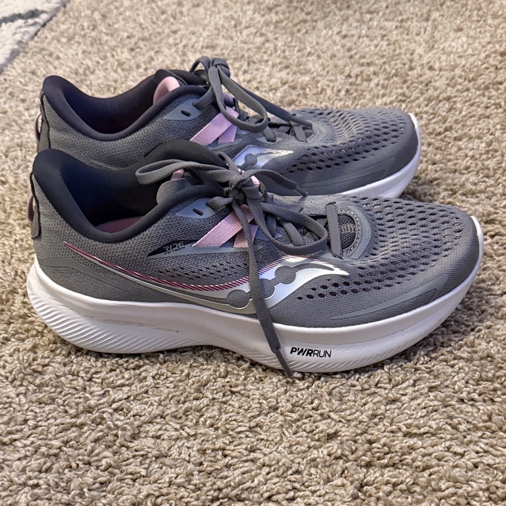 Saucony Women's Athletic Shoes in Gray and Pink